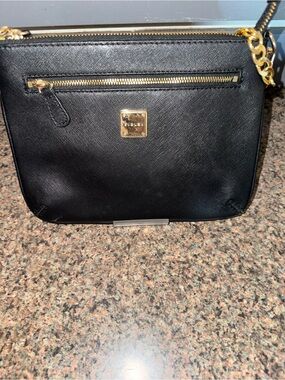 Sisley Black Saffiano leather Wristlet EUC